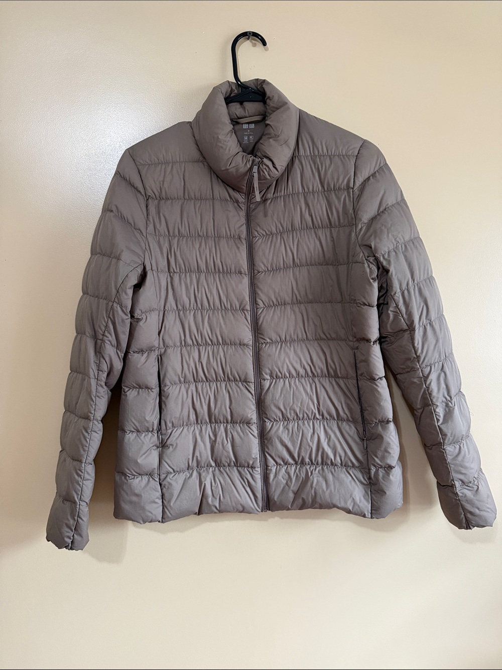 Uniqlo Women's Quilted Puffer Jacket in Taupe